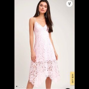 MOVING SALE Lulus light pink lace dress